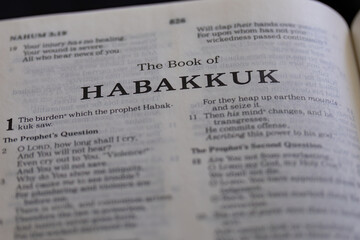 Obraz premium title page from the book of Habakkuk in the bible or torah for faith, christian, jew, jewish, hebrew, israelite, history, religion