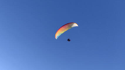 Voando na praia