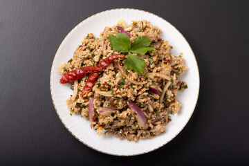 ラーム・タイ風挽肉サラダ