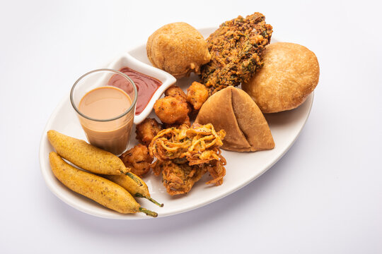 Indian snacks like samosa kachori, moong vada, pyaj pakora aloo bonda