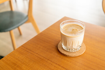 Fototapeta na wymiar dirty coffee glass in coffee shop