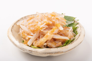 ［宮城県・気仙沼］　梅水晶　(サメ軟骨の梅肉和え)