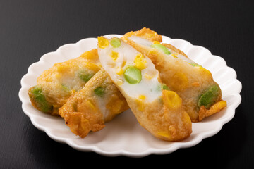 とうもろこしと枝豆のかき揚げ　(はんぺん揚げ)