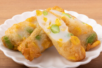 とうもろこしと枝豆のかき揚げ　(はんぺん揚げ)