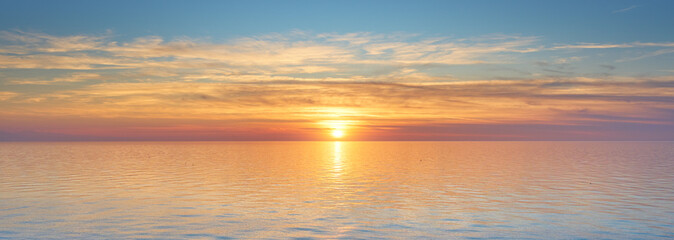 Naklejka premium Sky background on sunset.