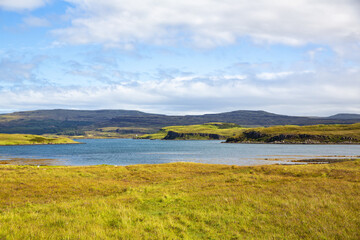 Fototapeta na wymiar Breathtaking scenery as you travel the streets of the Isle of Skye