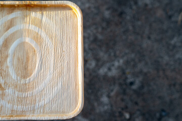 Dishes or trays made from natural materials are of course recyclable.