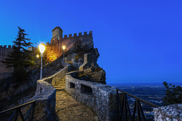 ora blu a San Marino, cielo e mare si confondono in un'unica magia © Mara