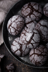 Chocolate crinkle cookies with cracked