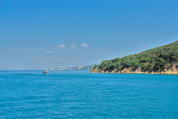 Fototapeta na wymiar View from the Sea of Marmara to the island cities and ports of Turkey