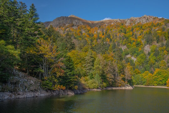Le lac du Schiessrothried dans le Massif des Vosges - Vall&eacute;e de Munster et de la Wormsa