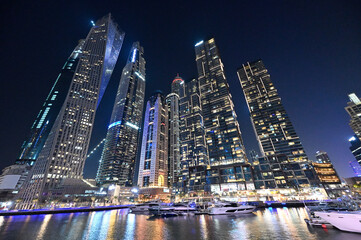 Fototapeta na wymiar Dubai Marina at night