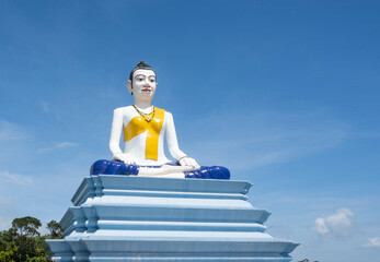 Statue de Bouddha à Bokor, Cambodge