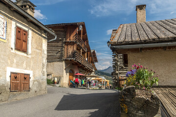 Village de Saint -Véran en été  , Massif du Queyras . Hautes-Alpes