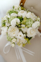 Bouquet de fleurs de la future mariée