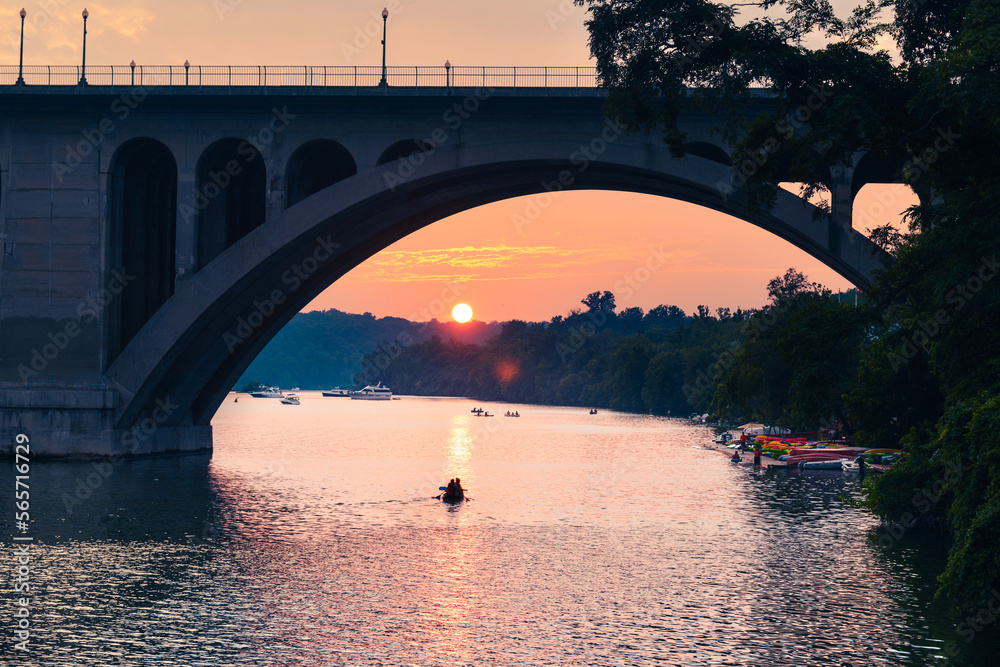 Wall mural key bridge and kayak riders during sunset - washington d.c. united states of america