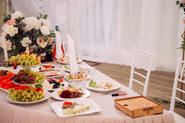 Decoration of the presidium for the wedding with flowers 4397.