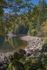 Le lac d"Altenweiher dans les Vosges en Automne - Vallée de Mittlach près de Munster