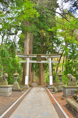 青森　新緑の十和田神社