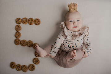 every months baby one, two,three, four, five monts girl