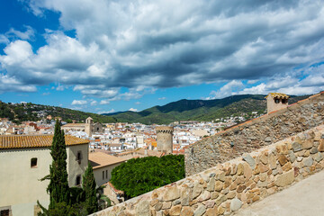 Fototapeta na wymiar View of the historic town of Tossa de Mar from the fortress (Spain)