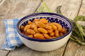 White bean in tomato sauce