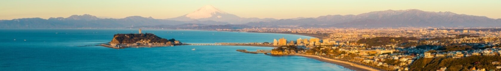 冬の湘南のパノラマ風景