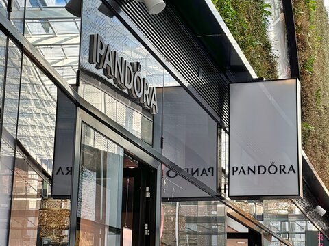 pandora danish jewelry chain logo - The Hague, netherlands - january 23 2023