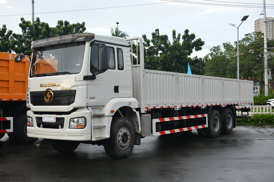 Shacman Flat Bed Truck At Philconstruct In Pasay, Philippines