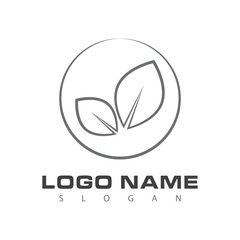 Obraz premium Leaf and Shutter Lens Aperture for Nature Photographer logo design inspiration