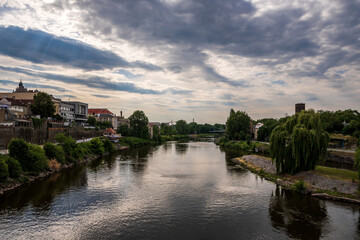Fototapeta na wymiar river in the city