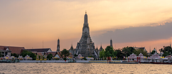 Banner Picture of Wat Arun or Temple of Dawn Bangkok Thailand at Sunset