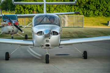Small airplane on the ground © Daniel Lennox