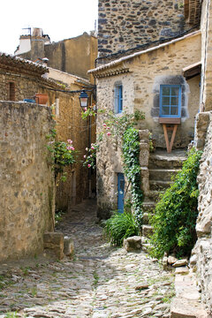 Saint-Montan, romantische Gasse mitten im historischen Charakter Dorf an der Ard&egrave;che