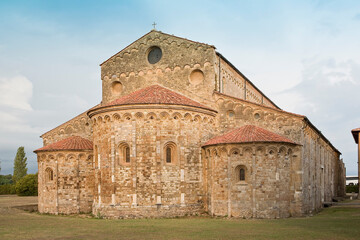 Fototapeta na wymiar Ancient italian Romanesque church in the Tuscany countryside in
