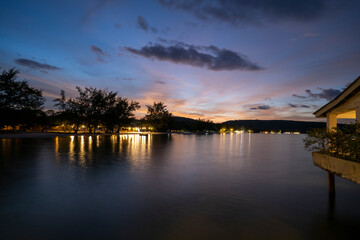 Coucher de soleil à Saracen Bay , Koh Rong Samloen, Cambodge