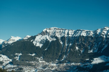 Ausblick auf die Schweizer Alpen von Mürren aus