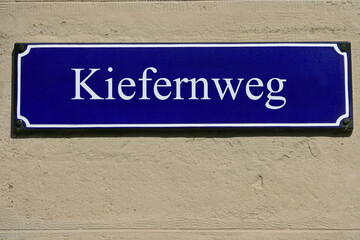 Obraz premium Emailleschild Kiefernweg