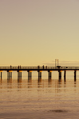 Fototapeta premium Spectacular sunset on the ocean pier