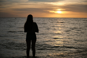 Puesta de sol frente al mar