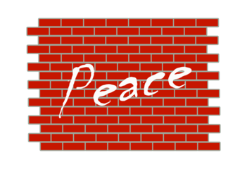  ziegelwand aus roten backsteinen und hellen fugen und dem schriftzug peace