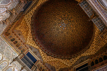 Fototapeta na wymiar Interiors of Alcazar palace in the city of Seville, Spain