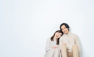 Fototapeta premium 寄り添うカップル カップルフォト ペアルック