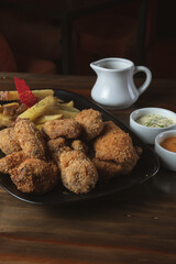 Alas de pollo y apio con salsa de búfalo