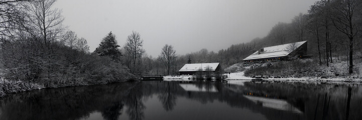 Obraz premium Winterlandschaft Rhön- Der Guckaisee im Winterkleid 9