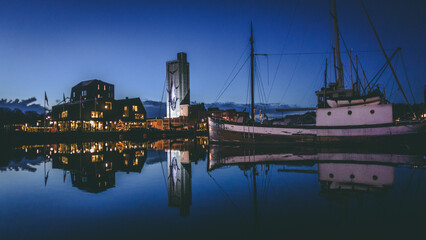 Fototapeta na wymiar Odense Port at night