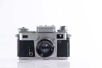 alter vintage Fotoapparat. Retrokamera. Filmfotografie. Photography. 