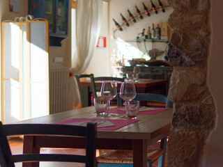 Empty glasses in restaurant
