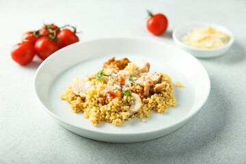 Couscous with chicken and cheese