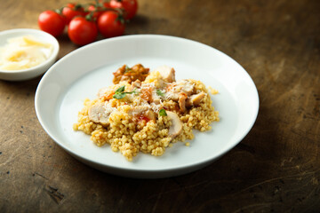 Couscous with chicken and cheese